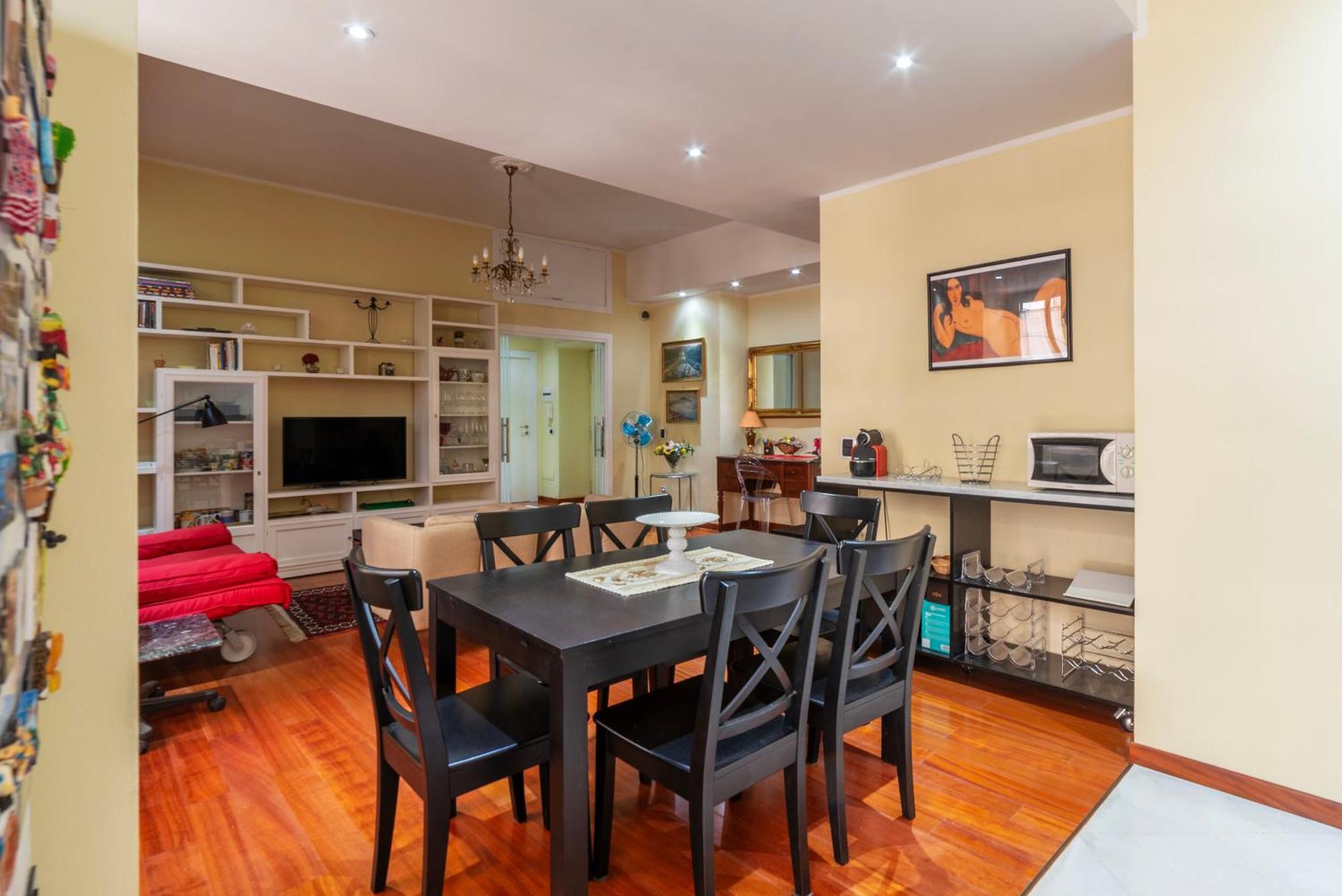 San Giovanni Huge Apartment Rom